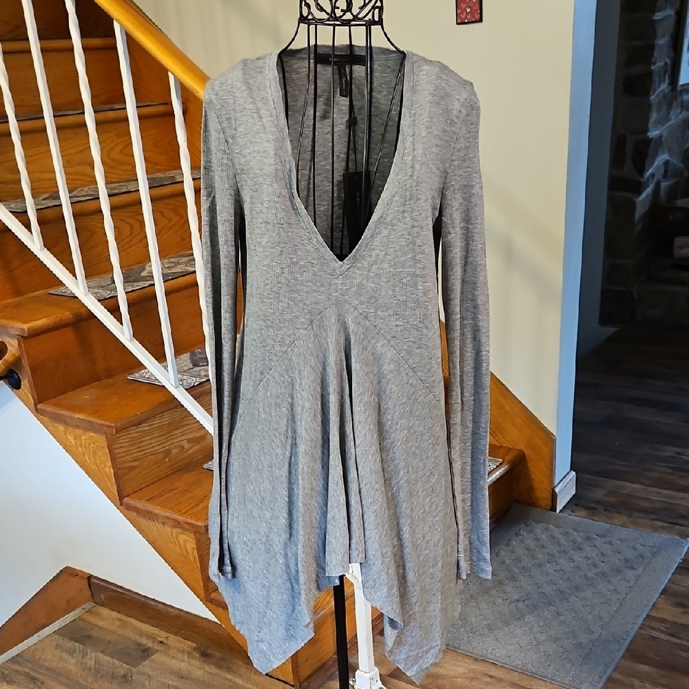 👚BCBGMaxAzria Heather Gray Long Sleeve Tunic Sweater